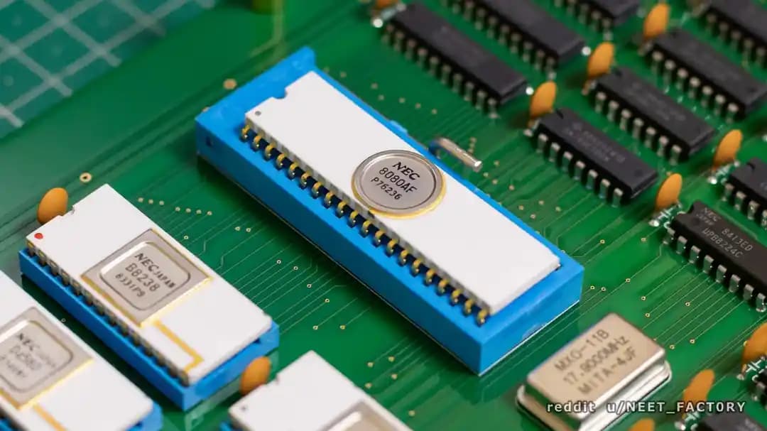 1970'lerin Beyaz Seramik Entegre Devre Paketleri: Teknik ve Estetik İnceleme