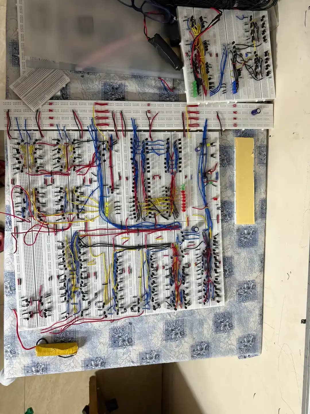Transistör Seviyesinde 4-Bit Breadboard Bilgisayar Projesi ve Tasarım Detayları