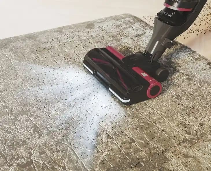 400 Dolar Altında Elektrikli Süpürge Seçenekleri ve Performans Analizi