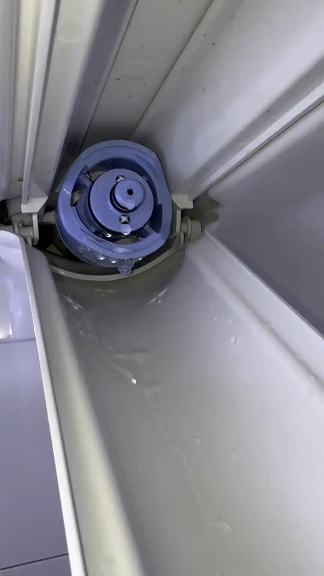 Buzdolabında Su Filtresi Arkasından Sızıntı: Filtre Başlığı Montajı ve Çözüm Yöntemleri