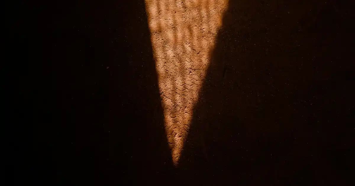 Dış Mekan Televizyon Seçimi: Dayanıklılık, Parlaklık ve Koruma Kriterleri