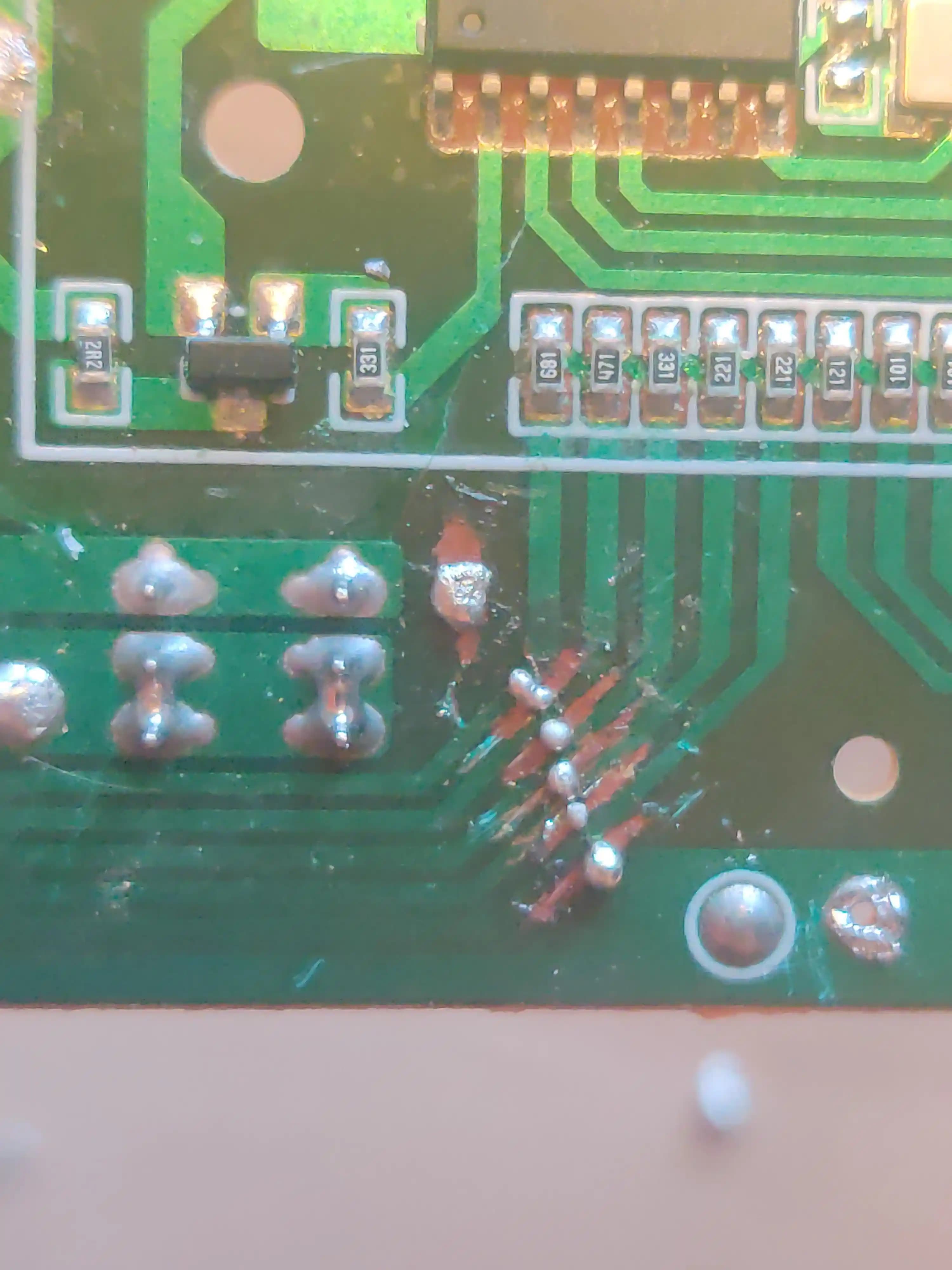 Elektronik Devre İz Tamiri: Temel Teknikler, Flux Kullanımı ve Yaygın Hatalar