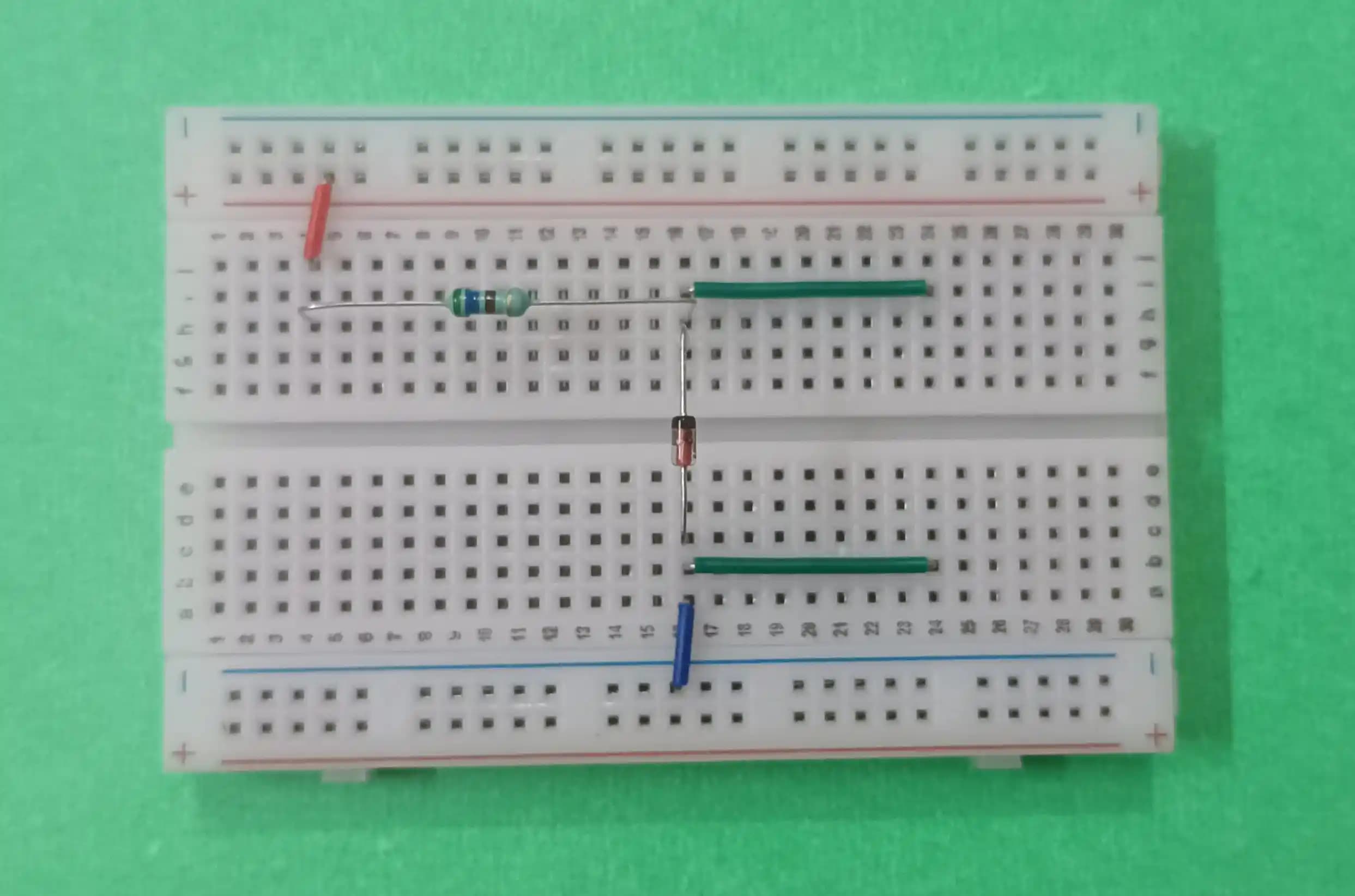 Zener Diyotlu 5.1V Gerilim Regülatörü Devresi ve Uygulama Yöntemleri