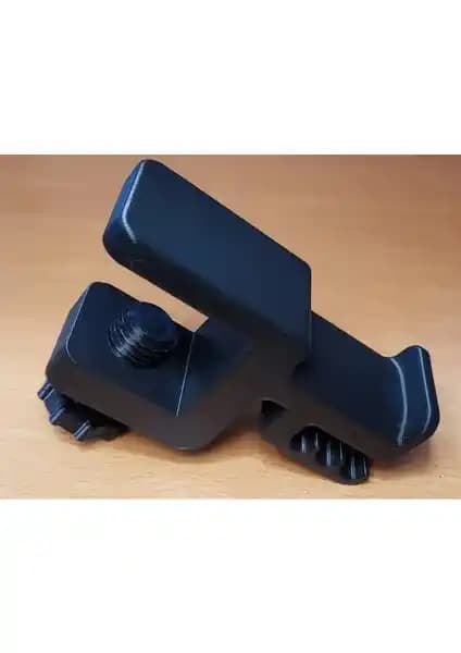 Cosmos 3D ve Private Oyuncu Kulaklık Standları Karşılaştırması: Malzeme, Tasarım ve Kullanıcı Deneyimleri