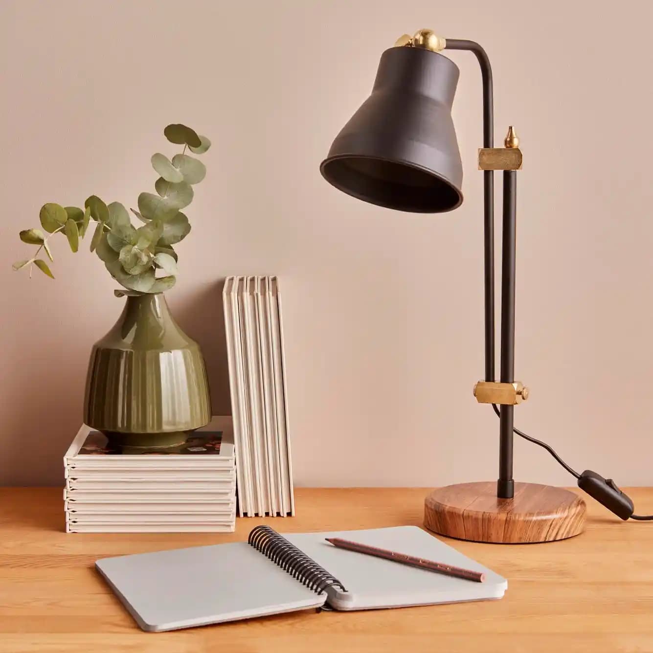 Çalışma Masa Lambası Seçimi ve En İyi Modeller Hakkında Kapsamlı Rehber