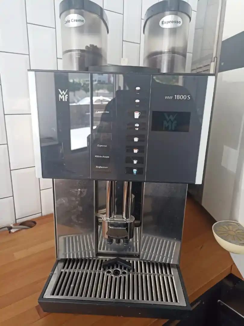 İş Yeri İçin Kahve Makinesi Seçimi: Verimlilik ve Lezzetin Anahtarı