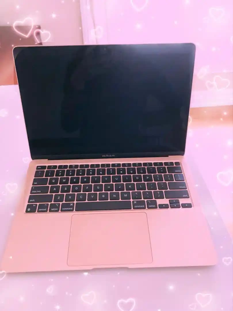 2025'te Pembe MacBook: Tarzınızı ve Teknolojiyi Buluşturan 5 Neden
