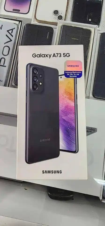 2025'te Samsung Galaxy A73 Siyah ile Şıklık ve Performansın Sırrı