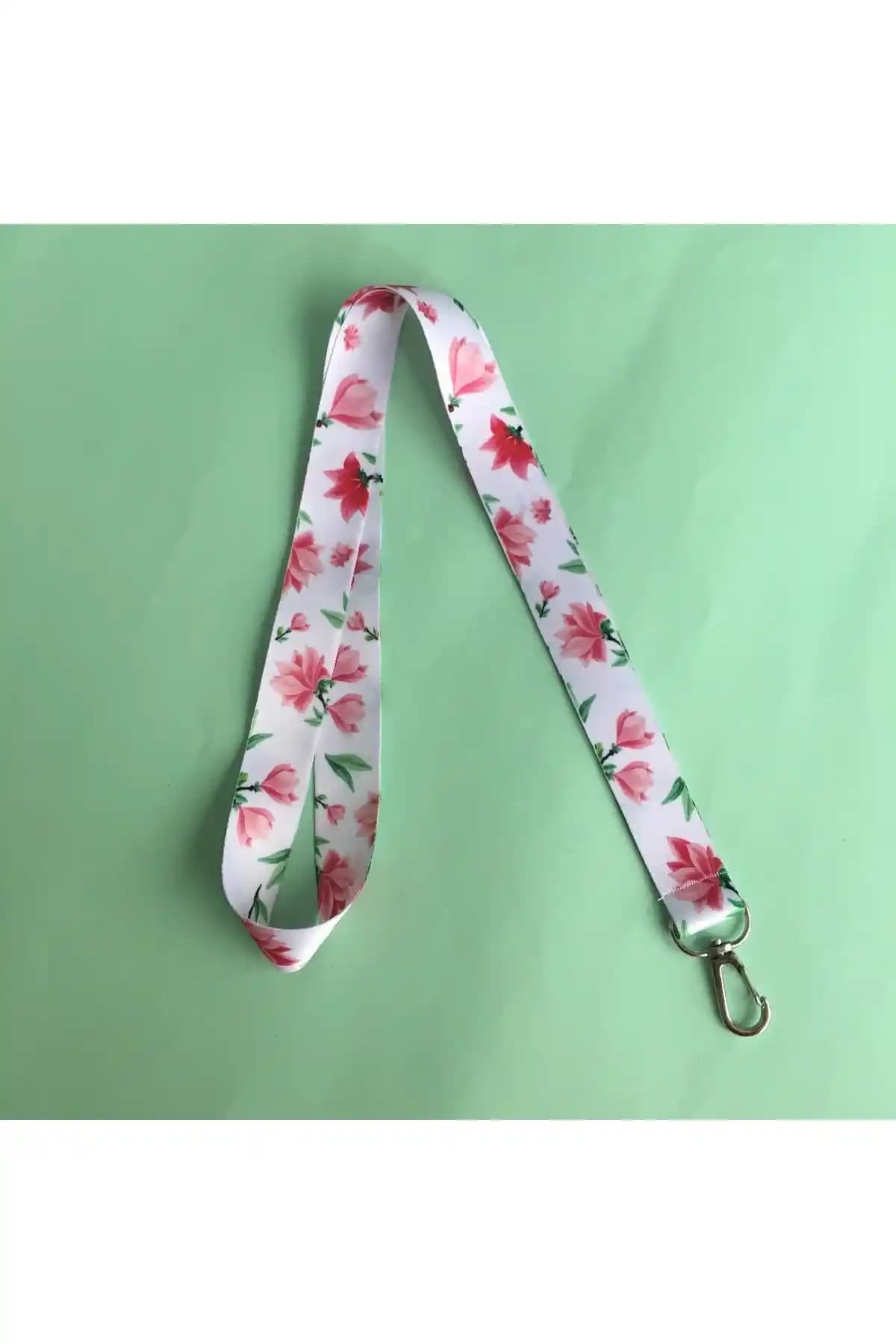 Yaka Kartı Aksesuarları: Modern Teknolojiler ve Trendler ile Güvenliği ve Estetiği Artırma